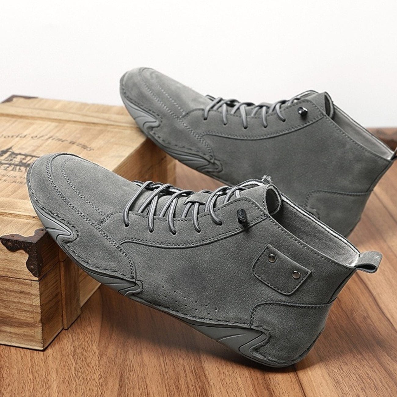 Men’s Waterproof Barefoot Hiking Boots – High-Top Soft Leather Outdoor Walking Shoes