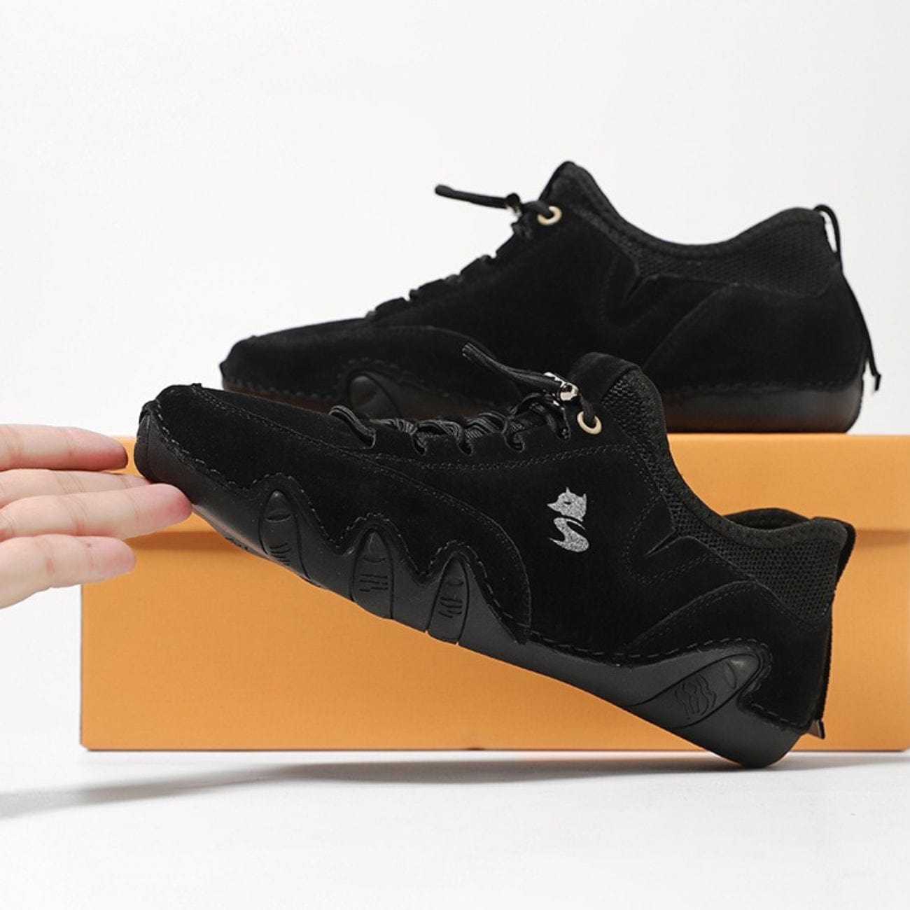 Women’s Waterproof Barefoot Outdoor Shoes – Leather Minimalist Hiking & Driving Sneakers D801