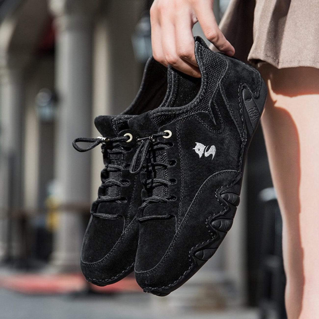 Women’s Waterproof Barefoot Outdoor Shoes – Leather Minimalist Hiking & Driving Sneakers D801