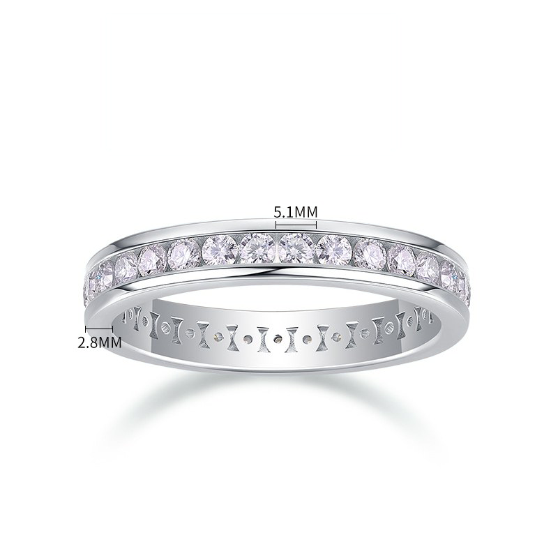 Detail view showing moissanite setting, band thickness and material of Liora moissanite band in 18K gold plated sterling silver